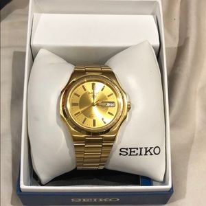 Seiko 5 gold watch